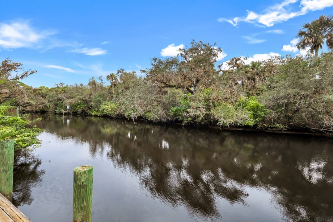 18130 Elmwood Dr, Alva, FL 33920