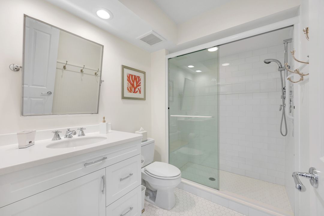 635 Bridge Way Ln, Naples, FL 34108