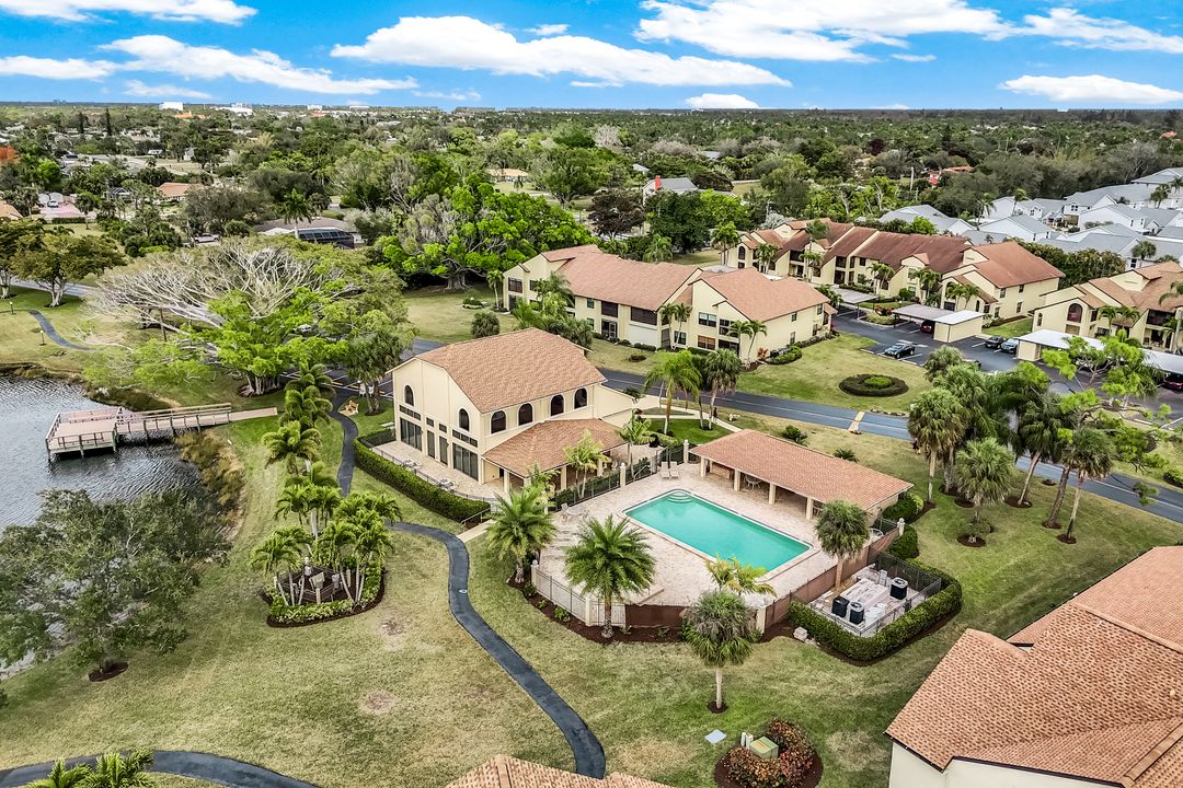 8475 Charter Club Cir #8, Fort Myers, FL 33919