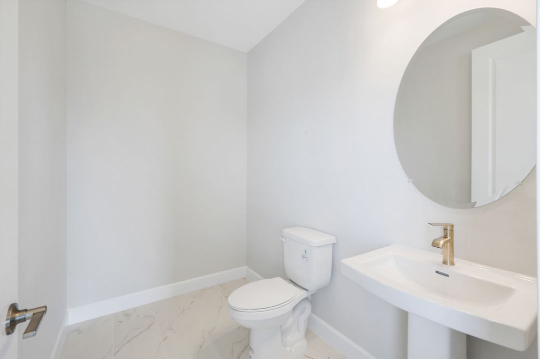 15460 Turin Dr, Naples, FL 34114