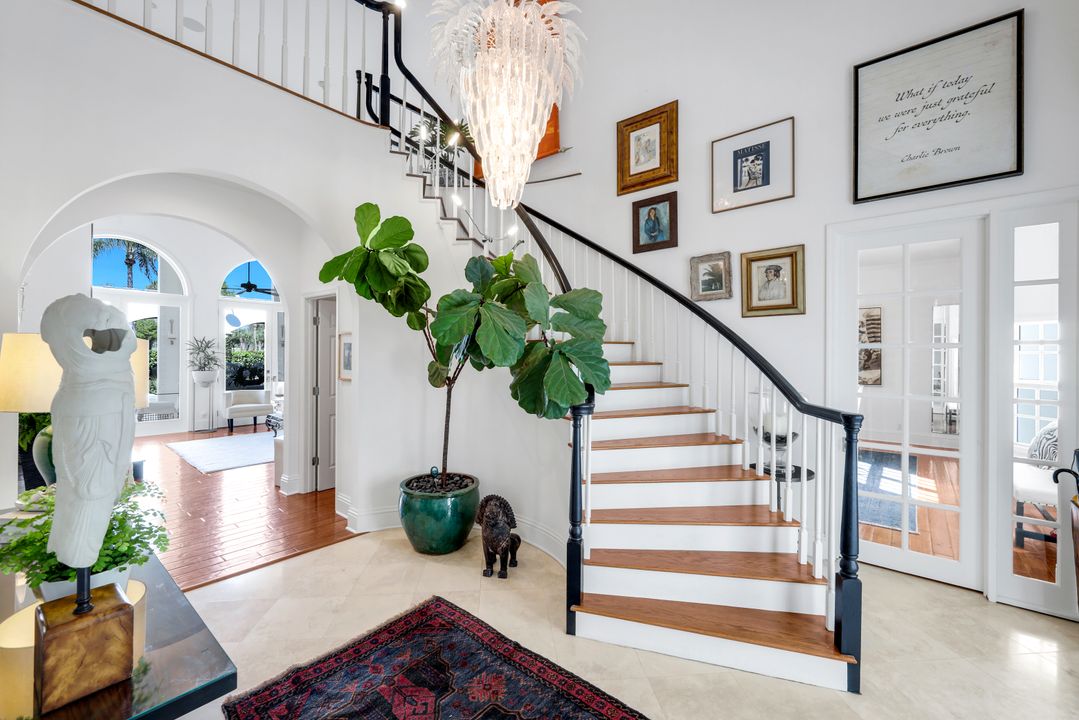 180 Edgemere Way S, Naples, FL 34105