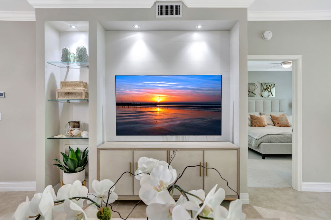 7087 Barrington Cir #101, Pelican Bay, FL 34108