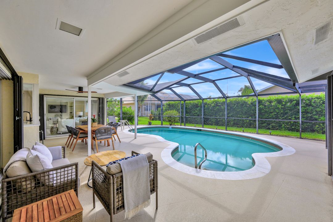 28448 Las Palmas Cir, Bonita Springs, FL 34135