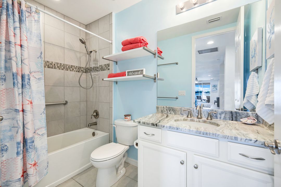 14814 Edgewater Cir, Naples, FL 34114
