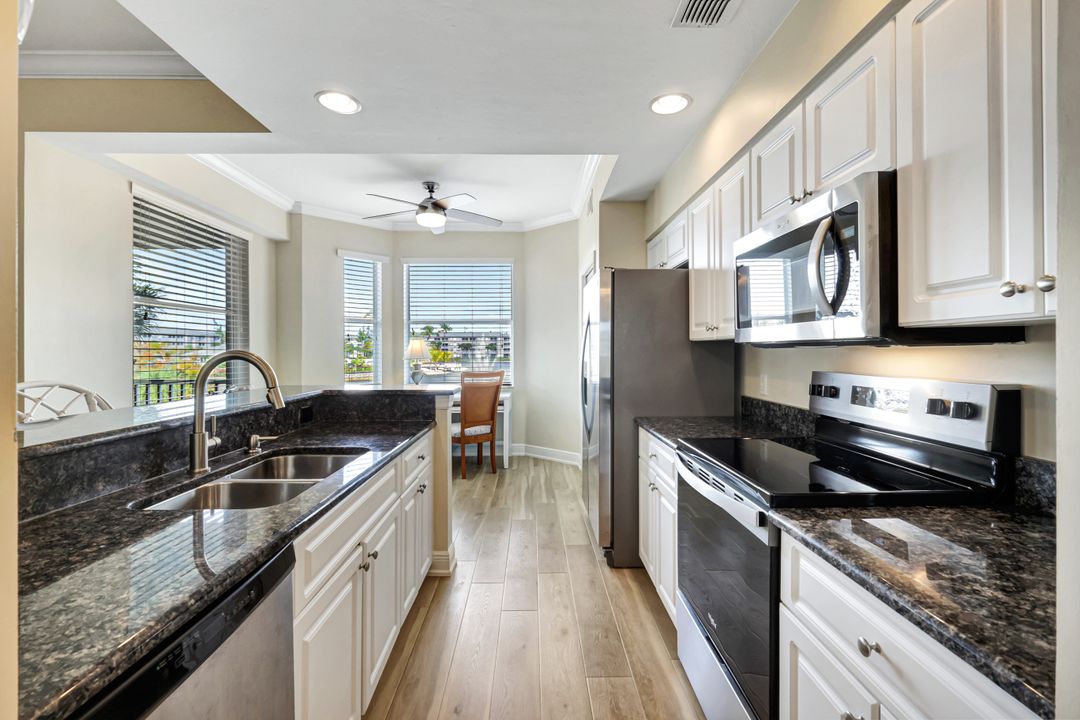 16605 Lake Cir Dr #322, Fort Myers, FL 33908