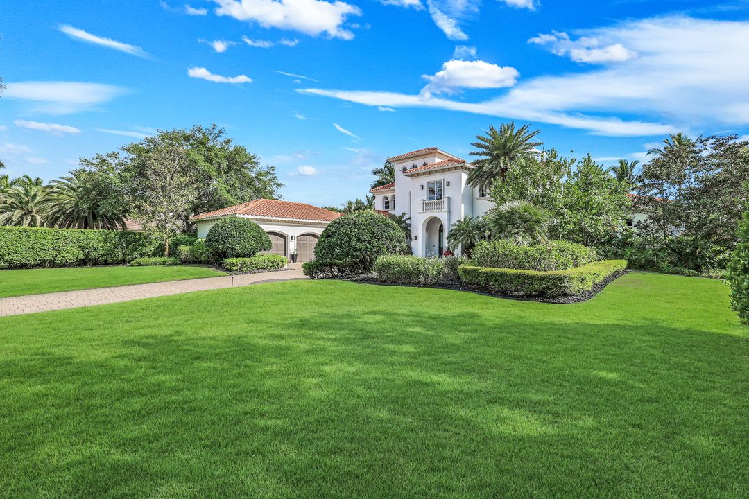 2885 Escada Ct, Naples, FL 34109