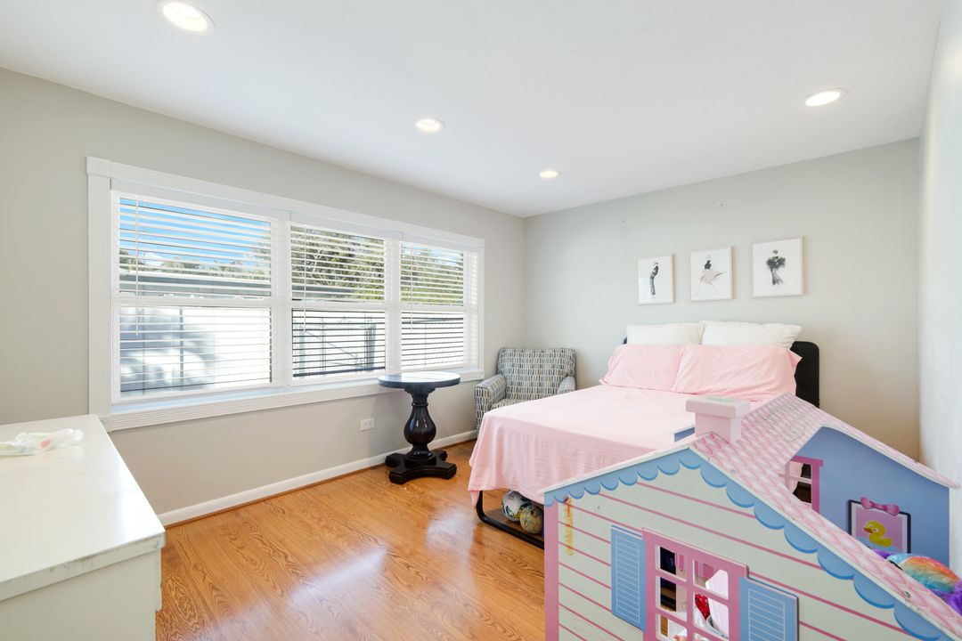 5203 Selby Dr, Fort Myers, FL 33919