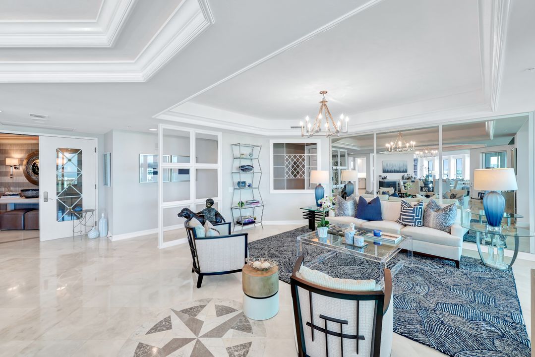 295 Grande Way #1403, Naples, FL 34110