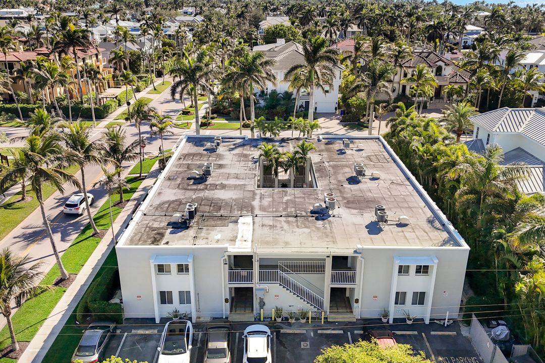 175 5th Ave S #107, Naples, FL 34102
