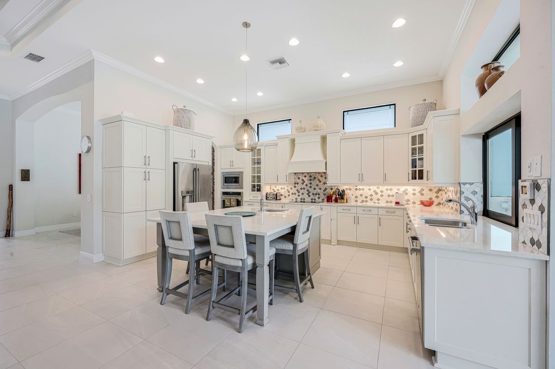12762 Dundee Ln, Naples, FL 34120