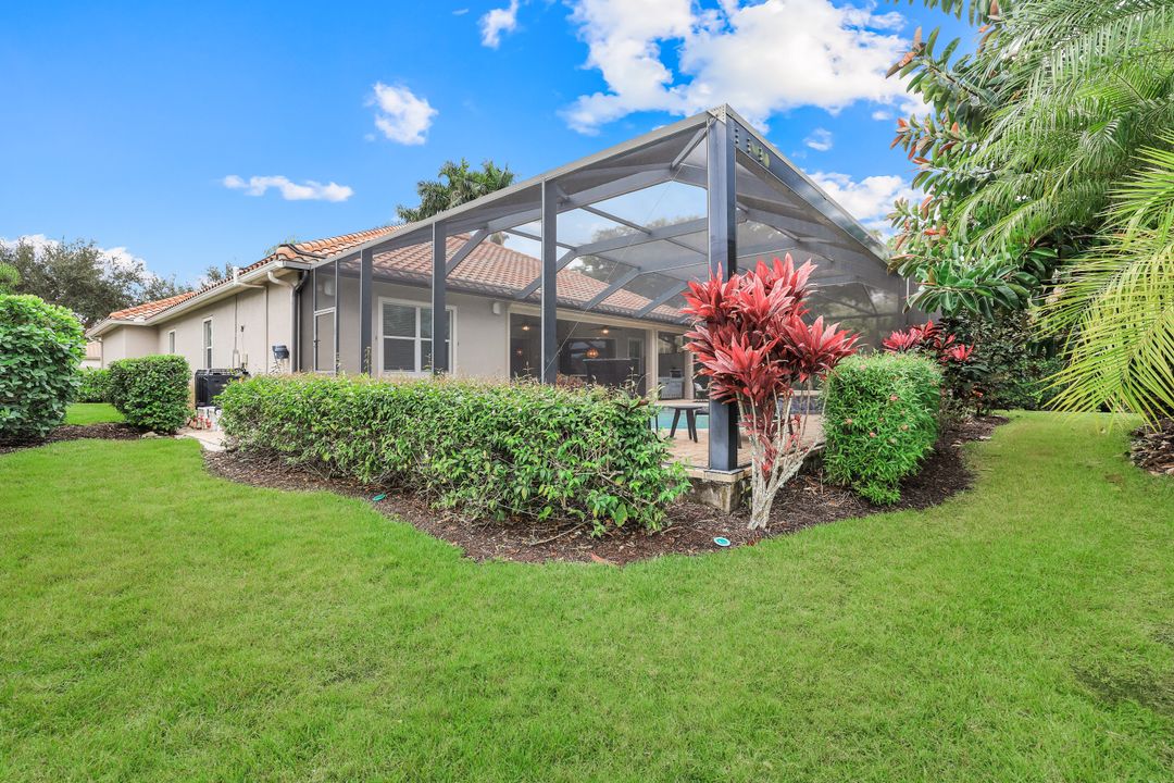 9383 Copper Rock Ct, Naples, FL 34120