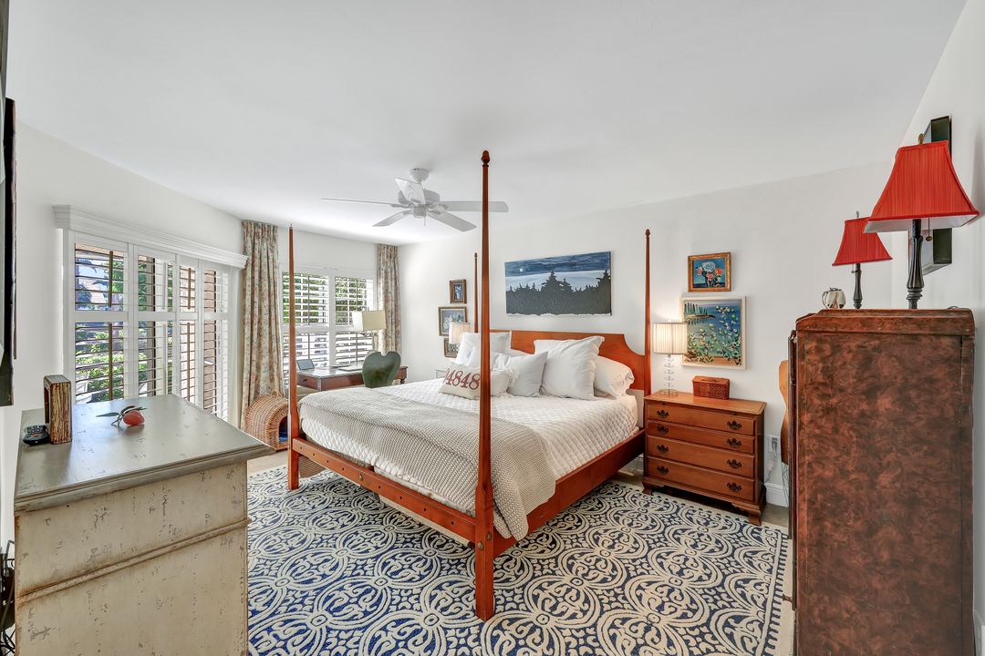 5637 Turtle Bay Dr #17, Naples, FL 34108