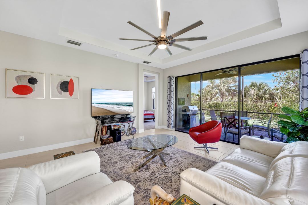 8107 Calle Canovas St, Naples, FL 34114