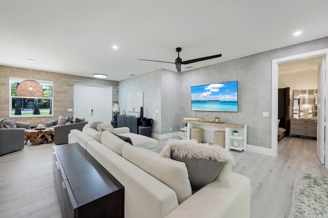 5995 Lancewood Way, Naples, FL 34116