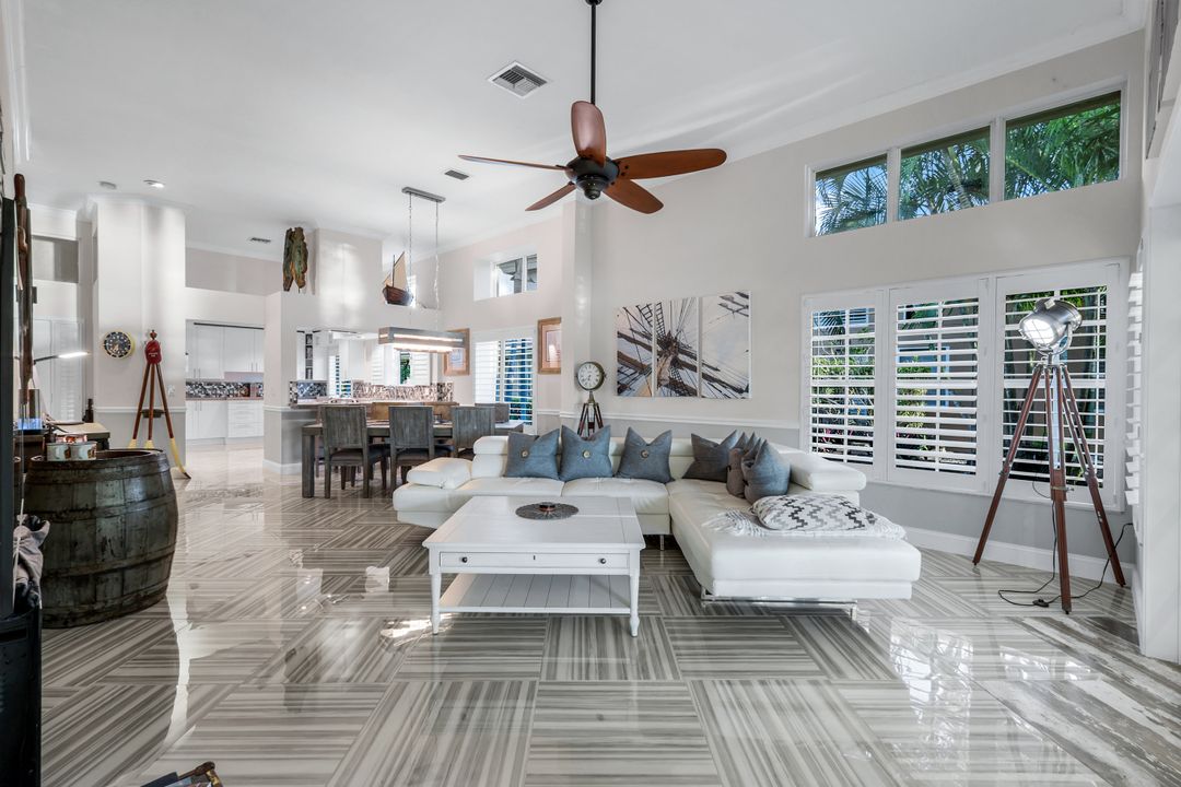 10366 Quail Crown Dr, Naples, FL 34119