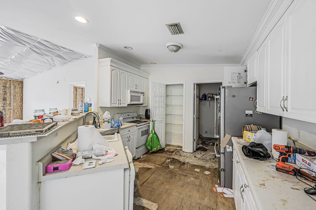 3007 14th St W, Lehigh Acres, FL 33971