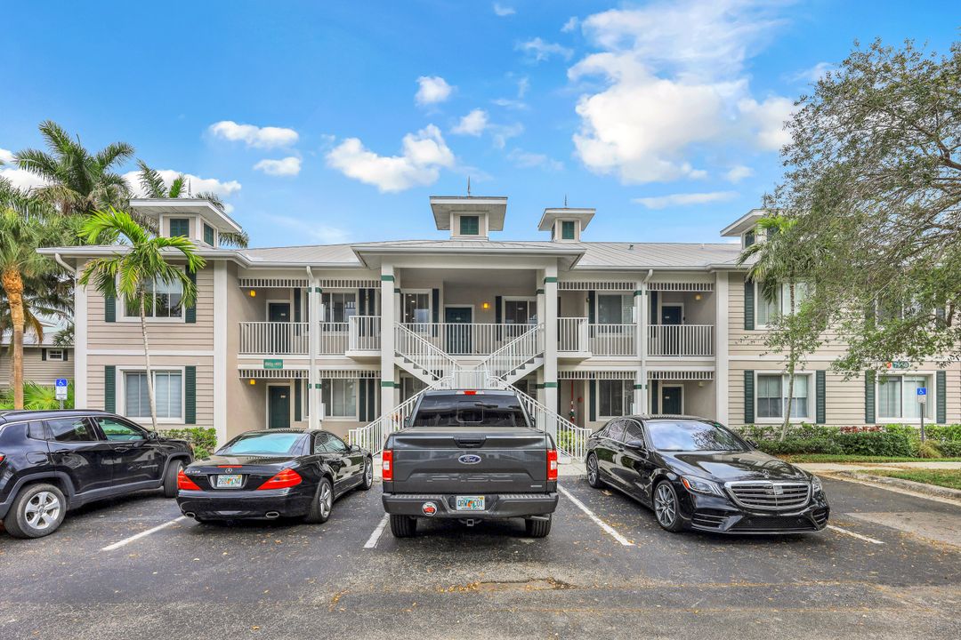 7950 Mahogany Run Ln #422, Naples, FL 34113