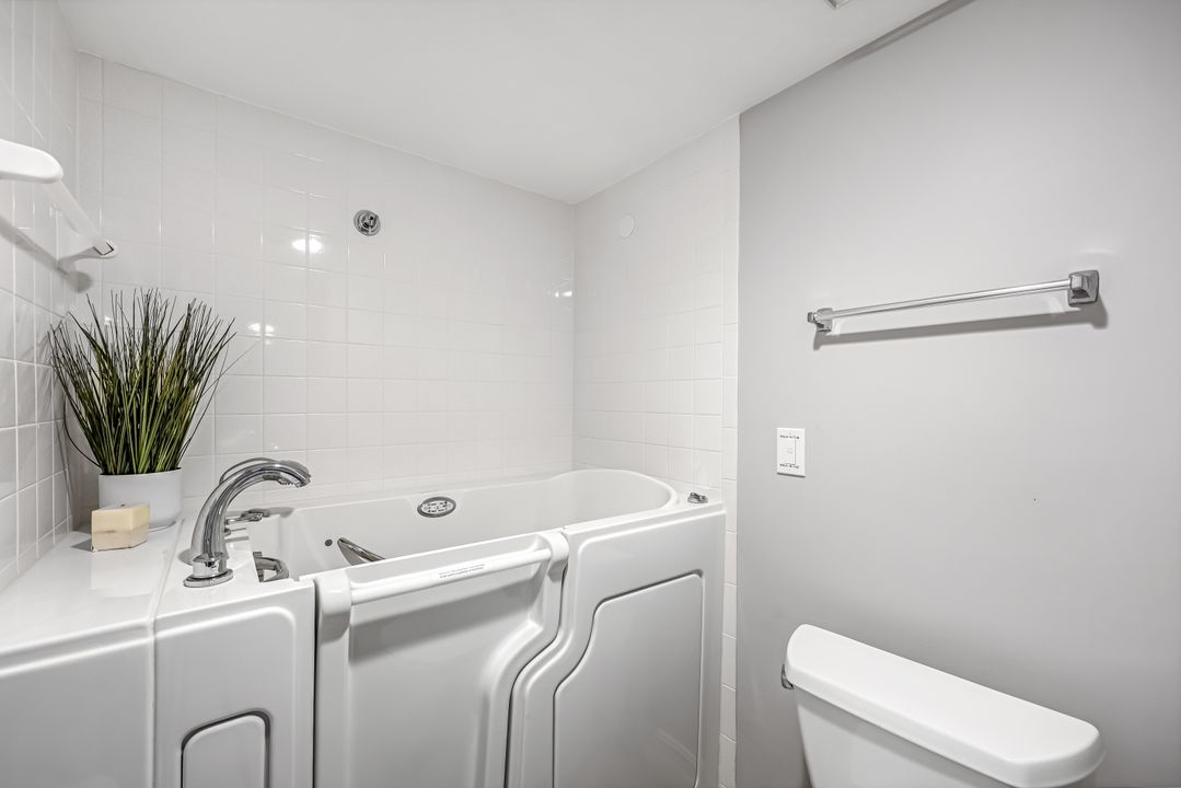 25808 Cockleshell Dr #211, Bonita Springs, FL 34135