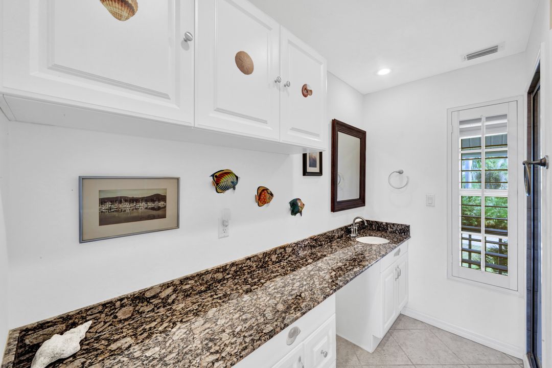 9007 Mockingbird Dr, Sanibel, FL 33957