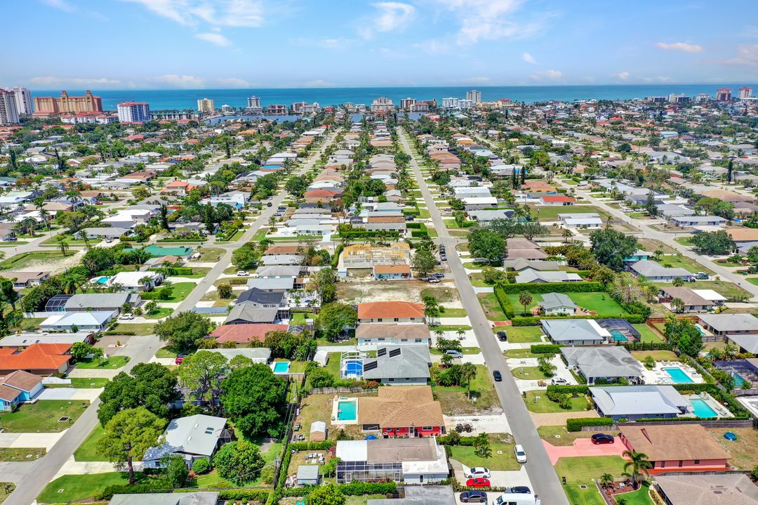 736 96th Ave N, Naples, FL 34108