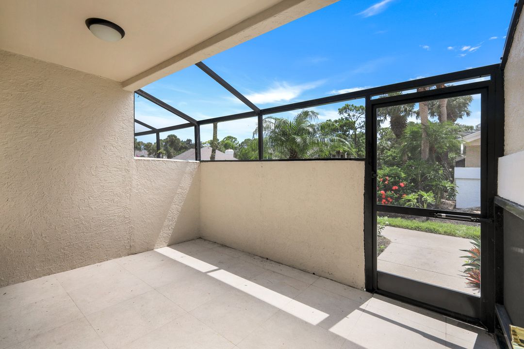 66 Emerald Woods Dr #H7, Naples, FL 34108