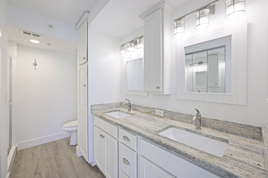 9650 Victoria Ln #B-102, Naples, FL 34109