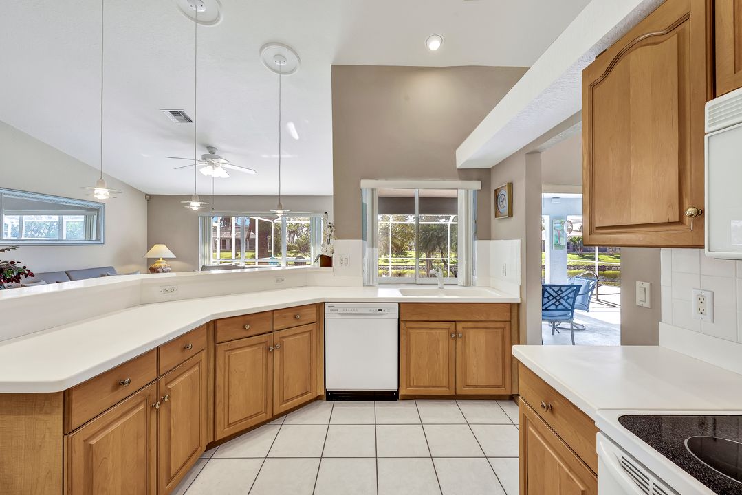 1046 SW 57th St, Cape Coral, FL 33914