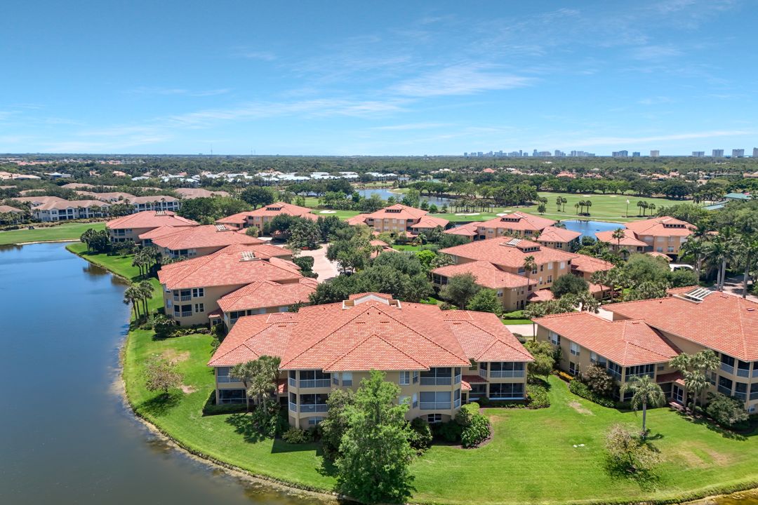 1855 Les Chateaux Blvd #201, Naples, FL 34109