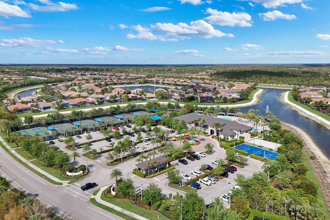 4056 Nova Ln, Naples, FL 34119