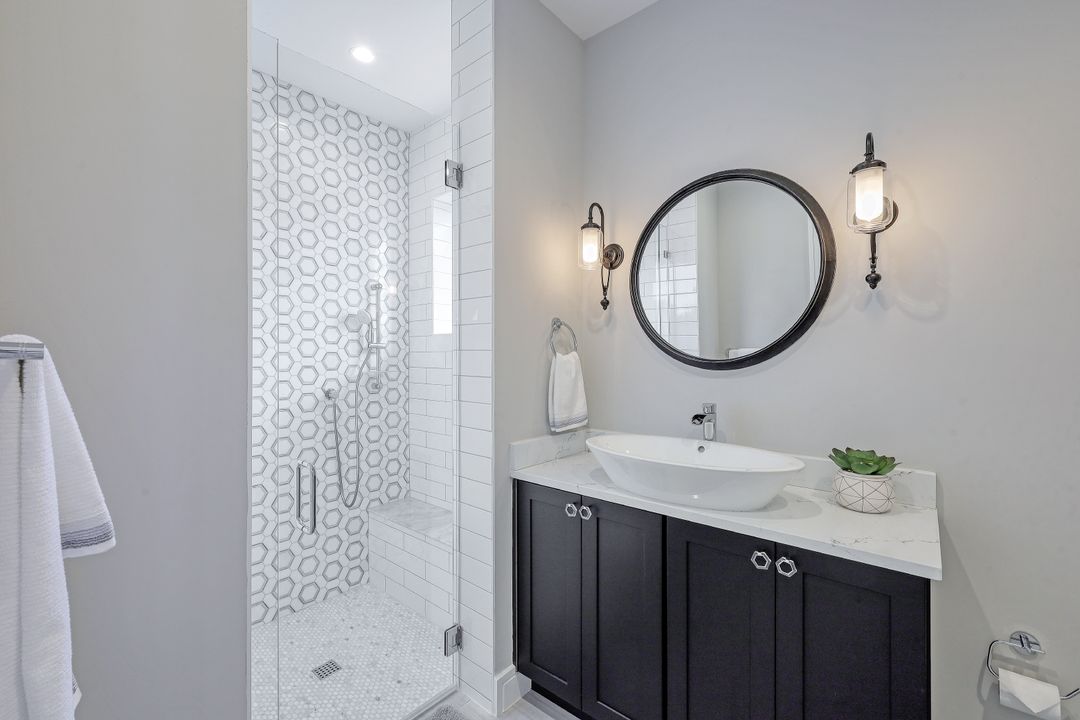 1501 Bluefin Ct, Naples, FL 34102