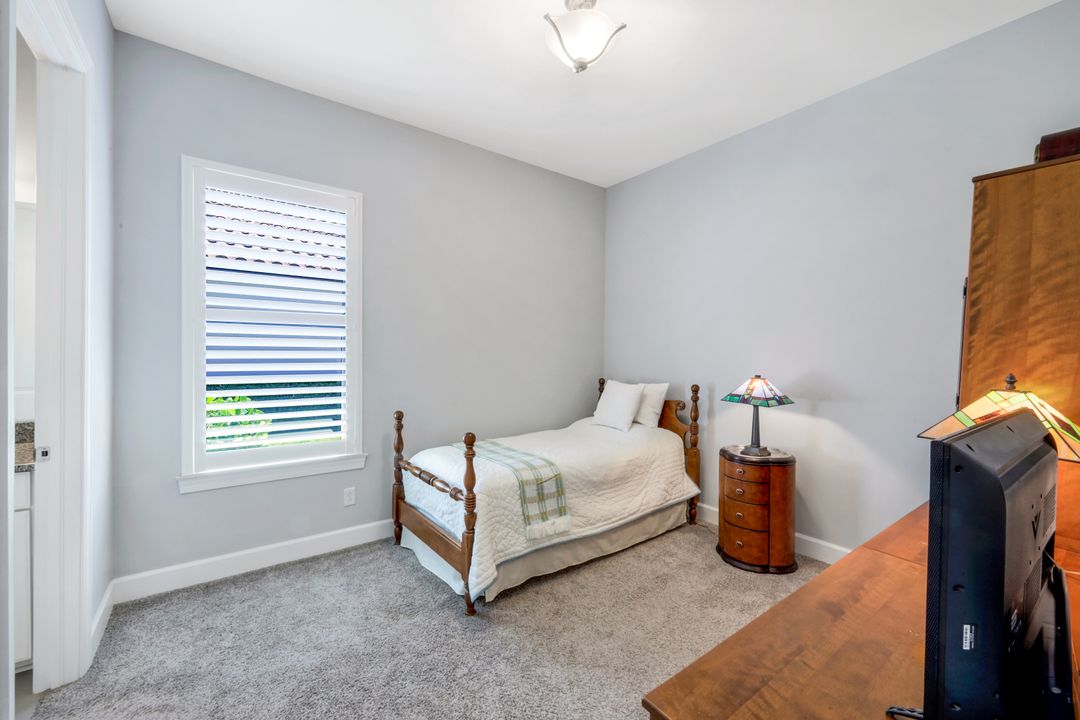 8396 Promoso Ct, Naples, FL 34114
