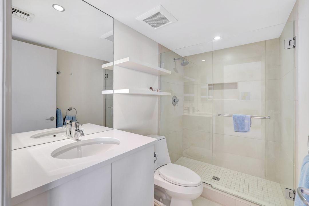 8111 Bay Colony Dr #1102, Naples, FL 34108