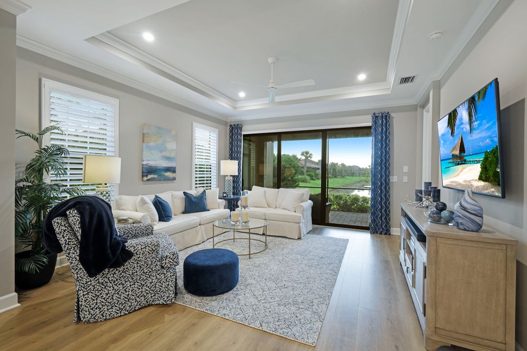 8033 Calle Canovas St, Naples, FL 34114