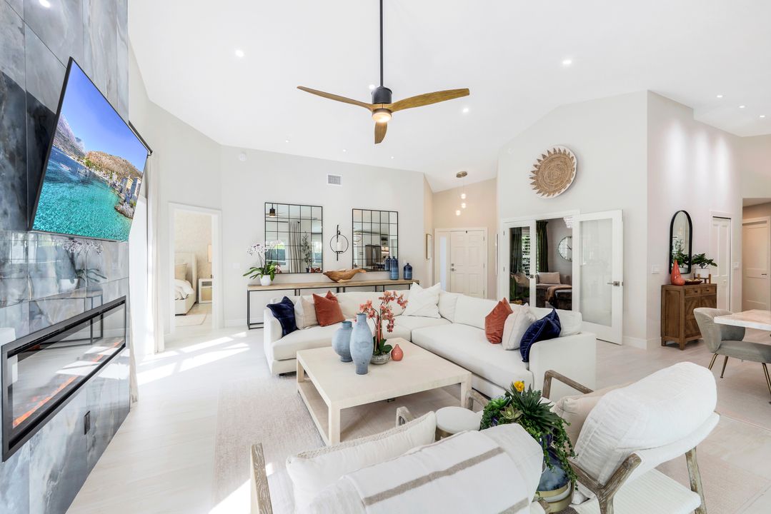 1262 Silverstrand Dr, Naples, FL 34110