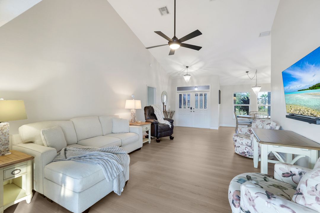 11841 Princess Grace Ct, Cape Coral, FL 33991