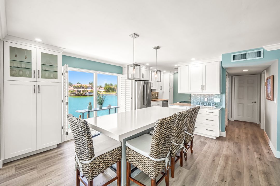 333 Harbour Dr #201, Naples, FL 34103
