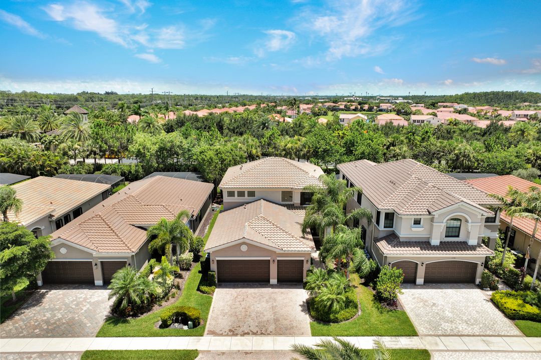 13750 Callisto Ave, Naples, FL 34109