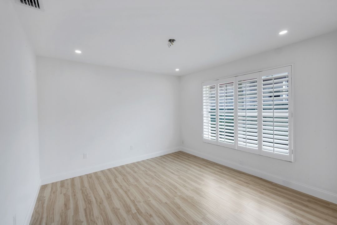 750 Southern Pines Dr, Naples, FL 34103