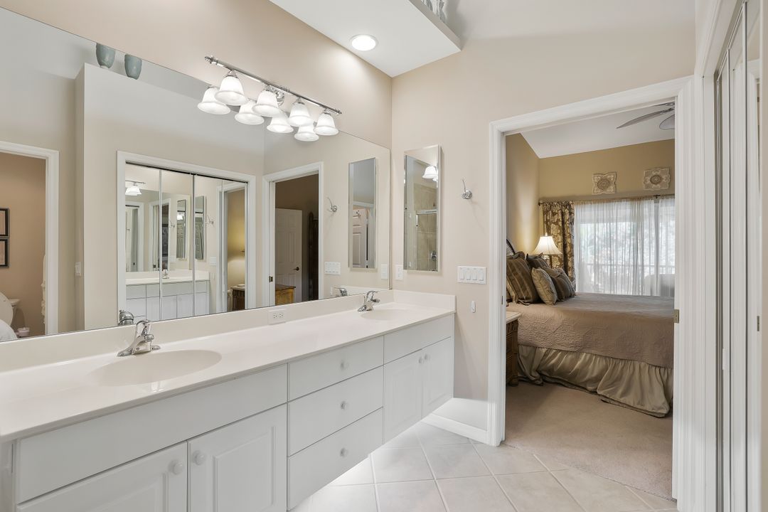 2360 Hidden Lake Ct #10, Naples, FL 34112