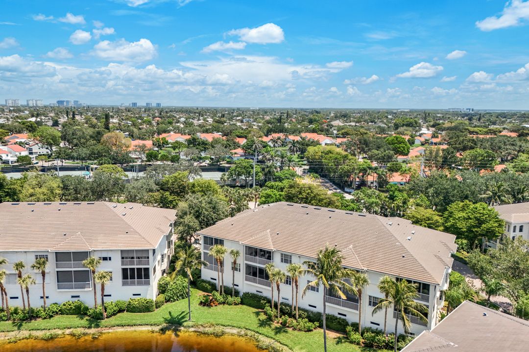 795 Bentwater Cir #202, Naples, FL 34108