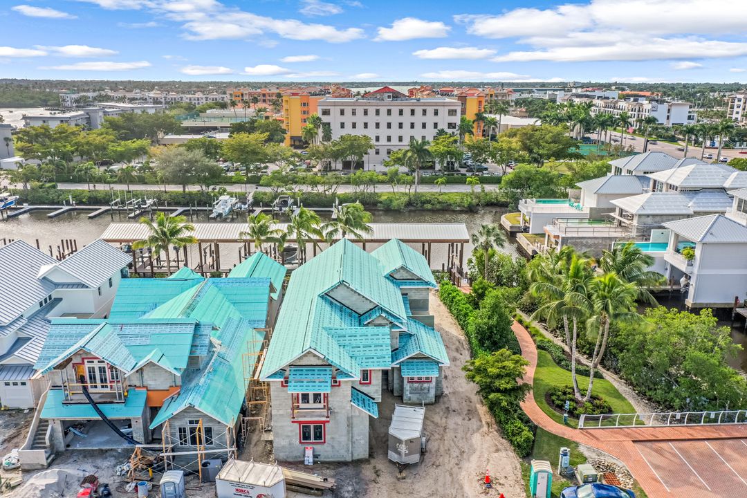 1382 2nd Ave S, Naples, FL 34102