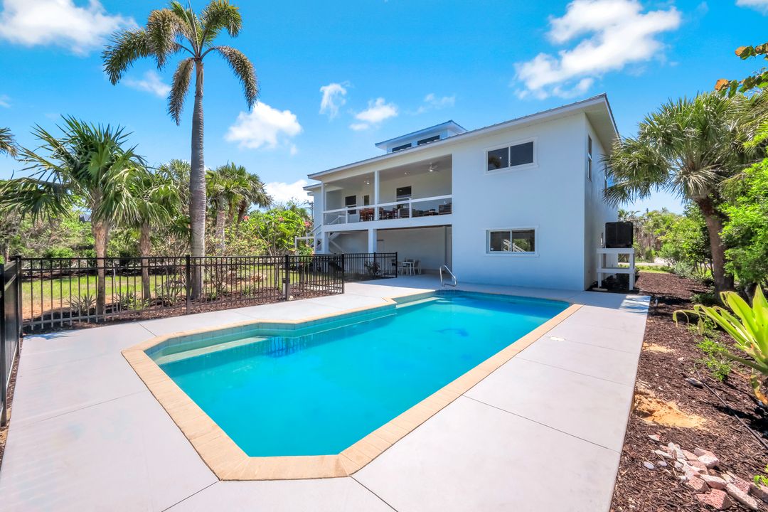 742 Nerita St, Sanibel, FL 33957