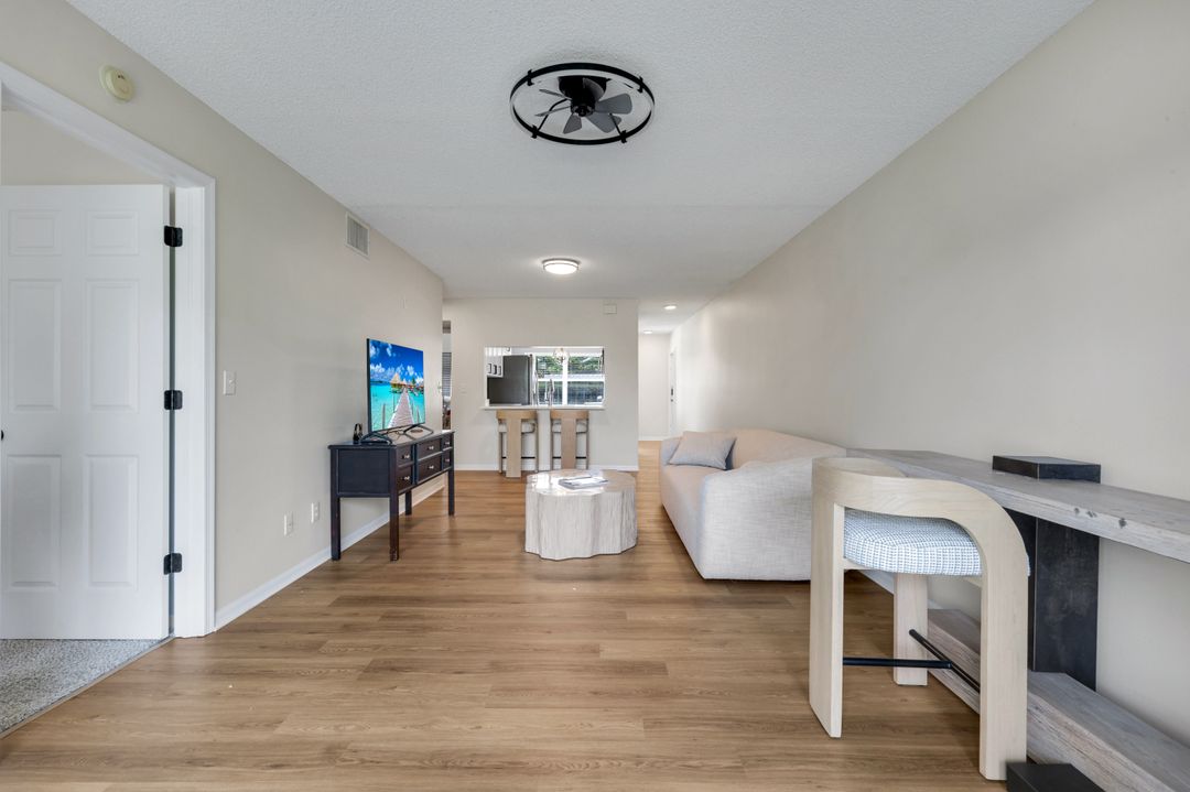121 Wading Bird Cir #B-103, Naples, FL 34110