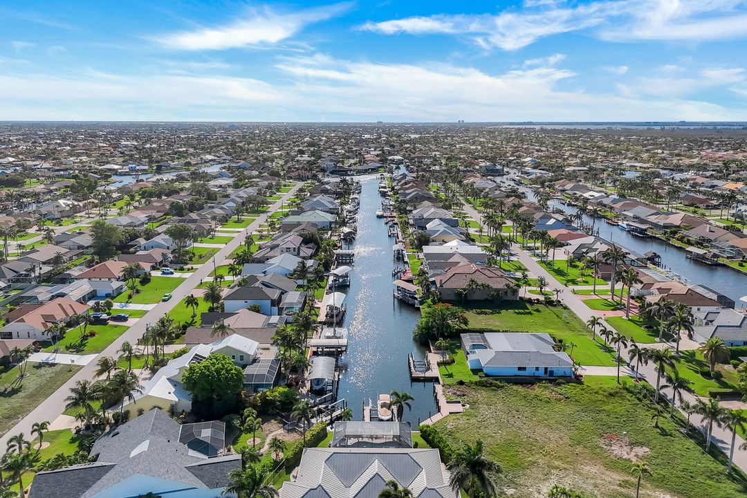 1528 SW 52nd Ln, Cape Coral, FL 33914
