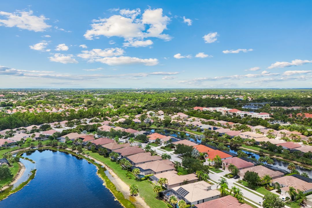8223 Potomac Ln, Naples, FL 34104