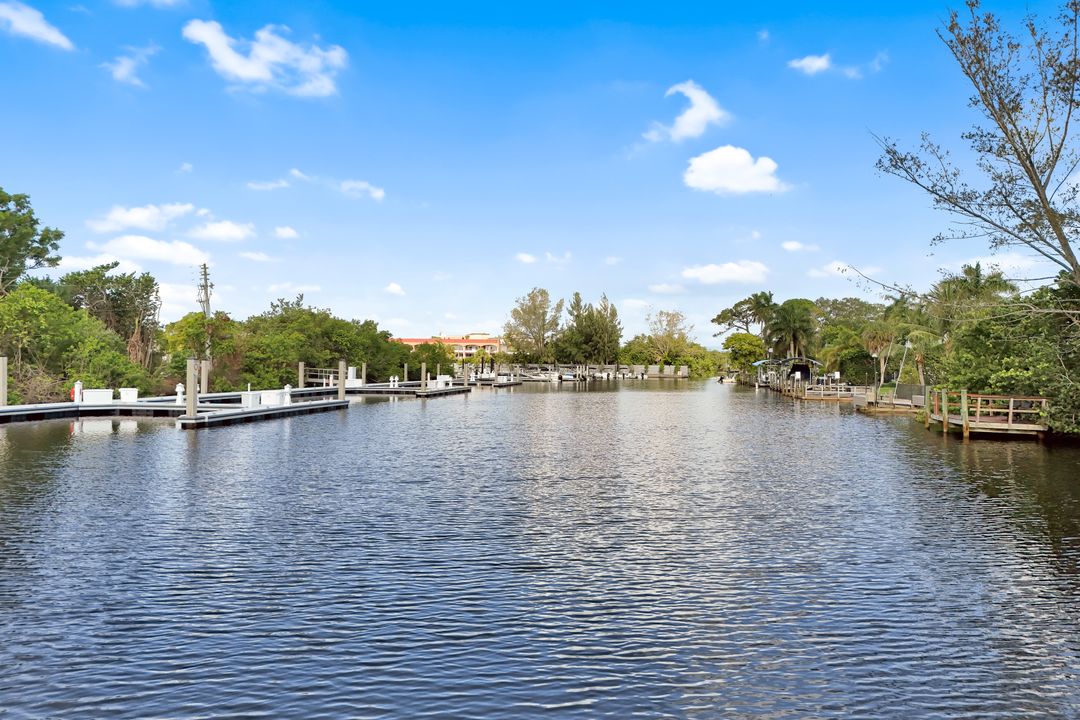2140 Harbor Ln, Naples, FL 34104