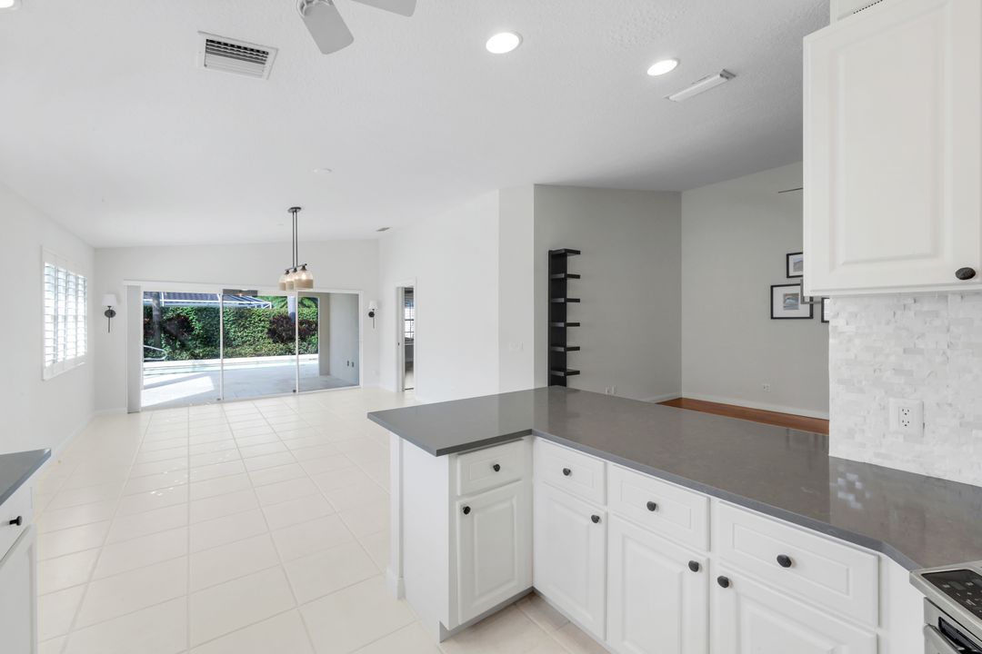 4155 St George Ln, Naples, FL 34119