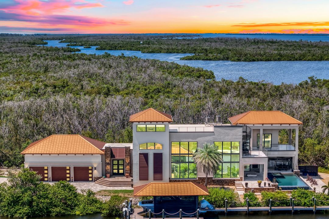 2755 Cussell Dr, Saint James City, FL 33956
