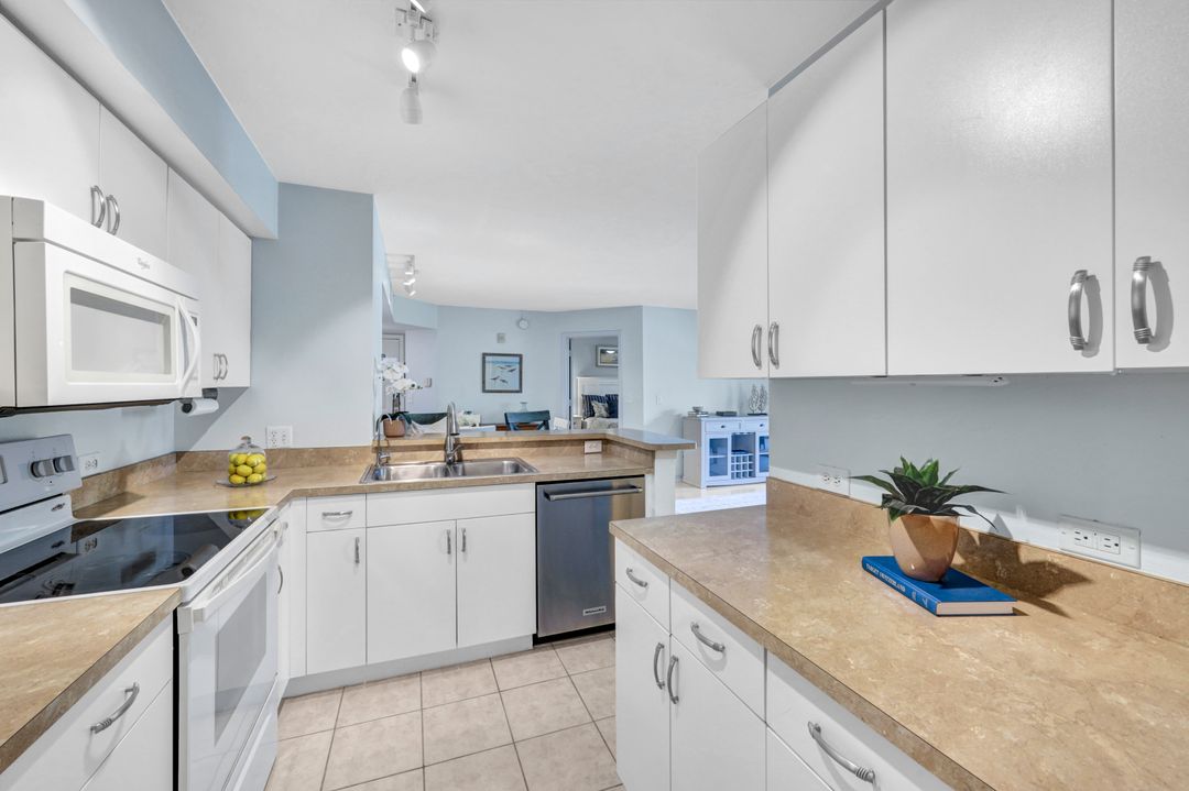 8930 Colonnades Ct E #626, Bonita Springs, FL 34135