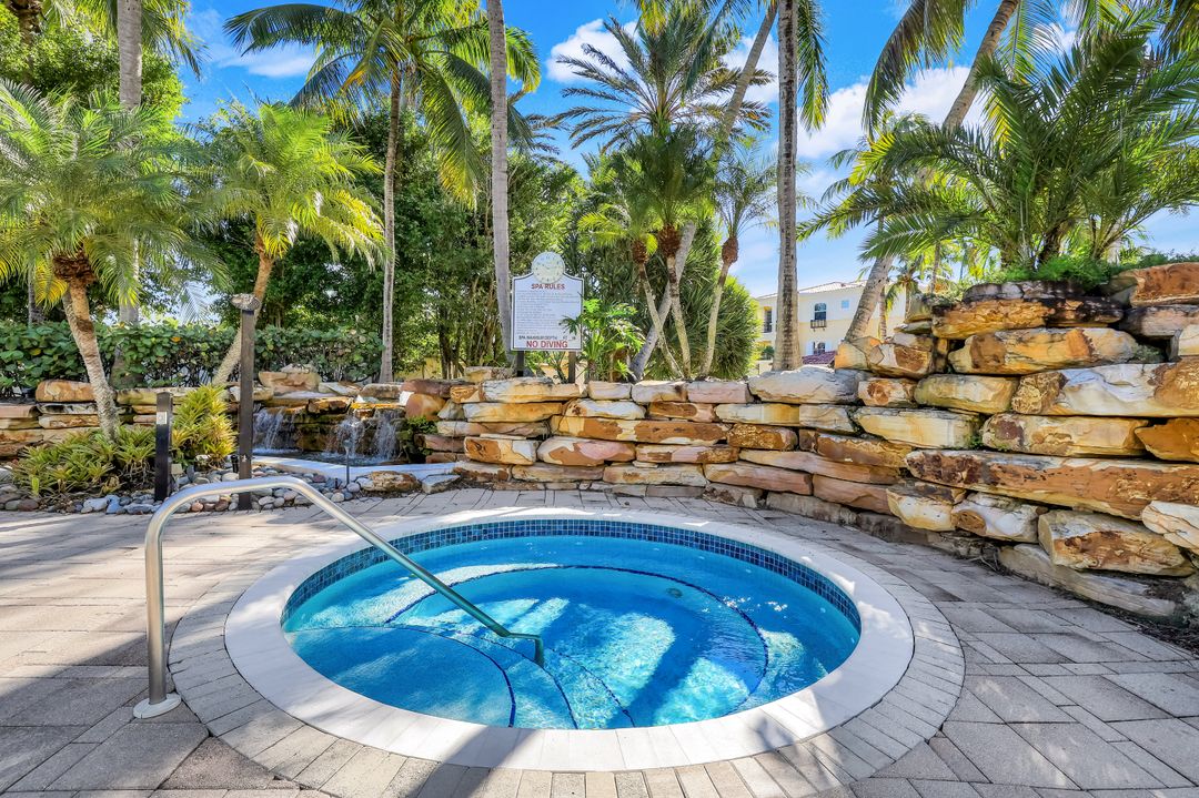 2626 Bolero Dr, Naples, FL 34109